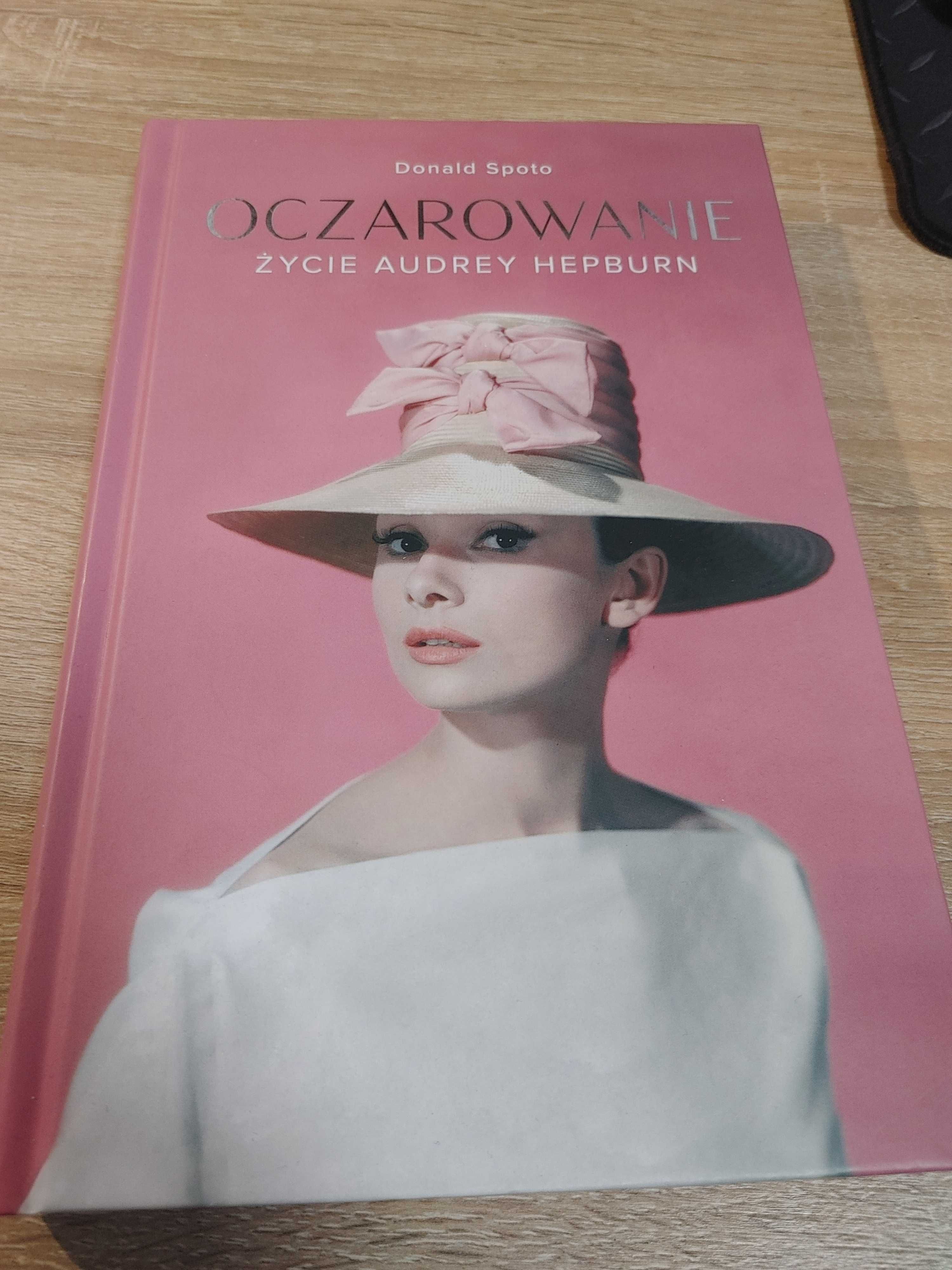 Oczarowanie. Życie Audrey Hepburn - Donald Spoto