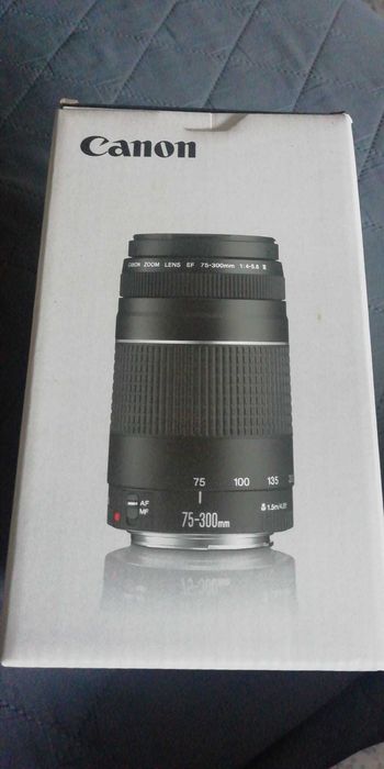 Objetiva CANON EF 75-300mm f/4.0-5.6 III - Preto