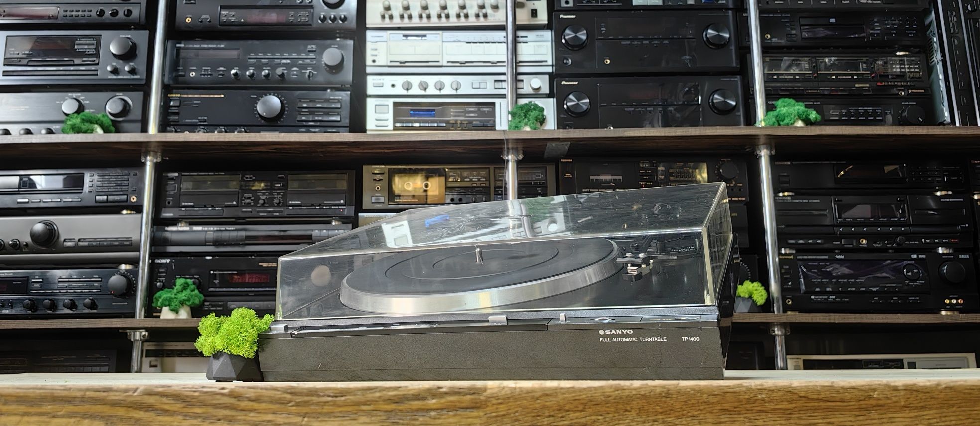 Вініловий програвач Sanyo TP 1400
