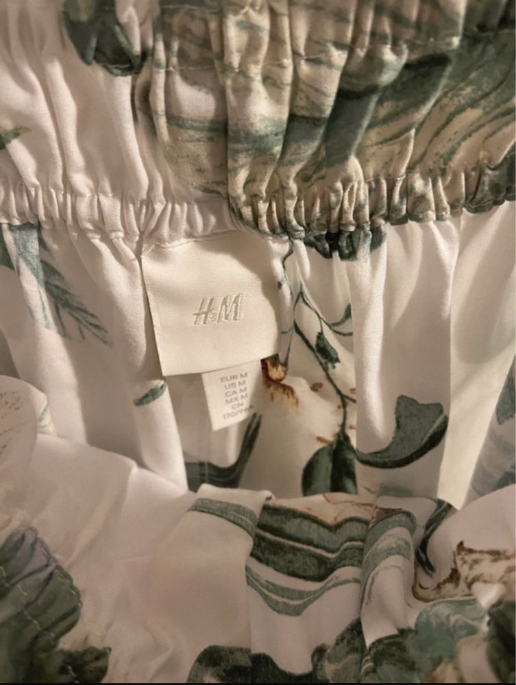 Vestido de verão curto com alças - H&M