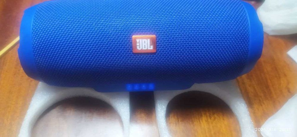 Терміново. Продам колонку jbl Charge 3
