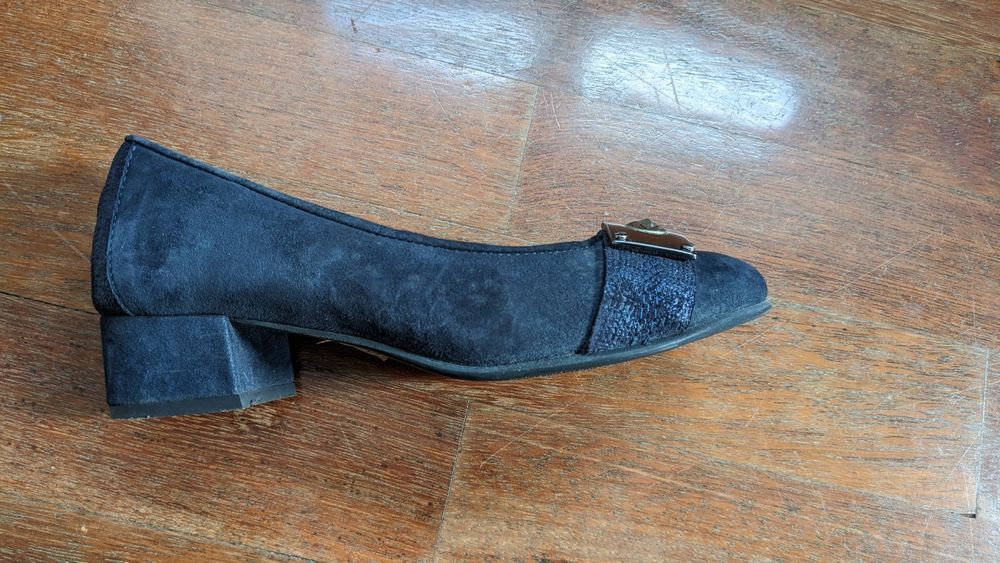 Sapatos de salto azuis