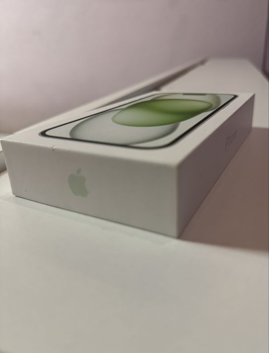 Iphone 15 green nowy