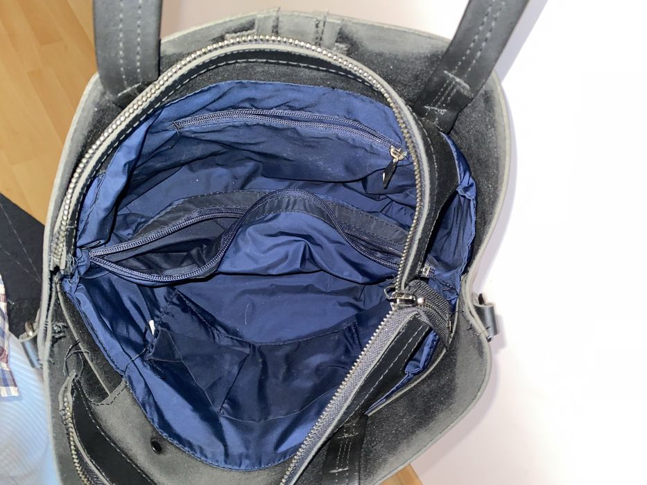 Чорна сумка в гарному стані