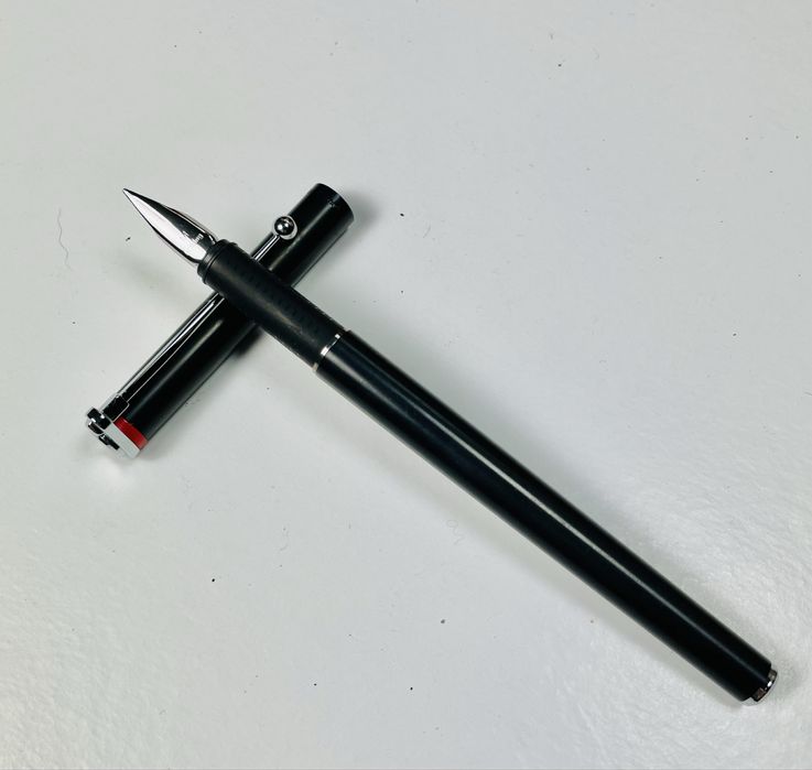 Caneta de tinteiro “Rotring 700”