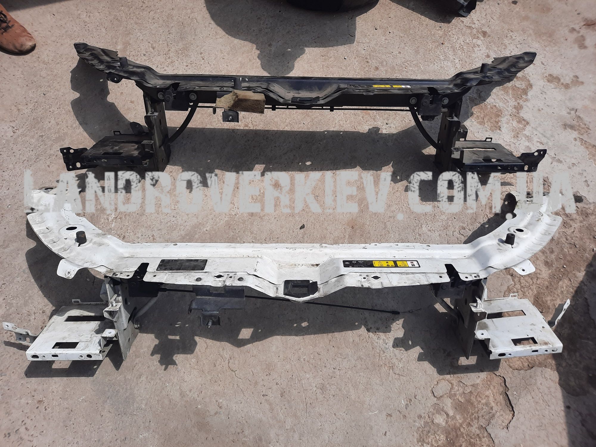 Бампер, решётка к  Range Rover Evoque в наличии, оригинал