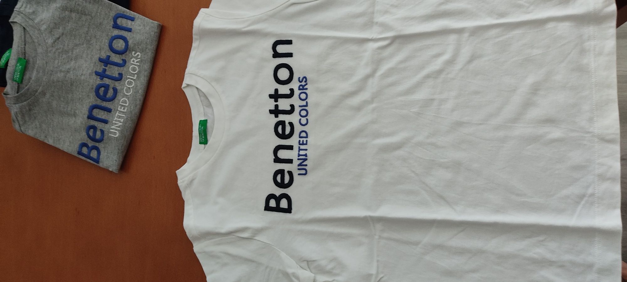 T-shirts Benetton novas