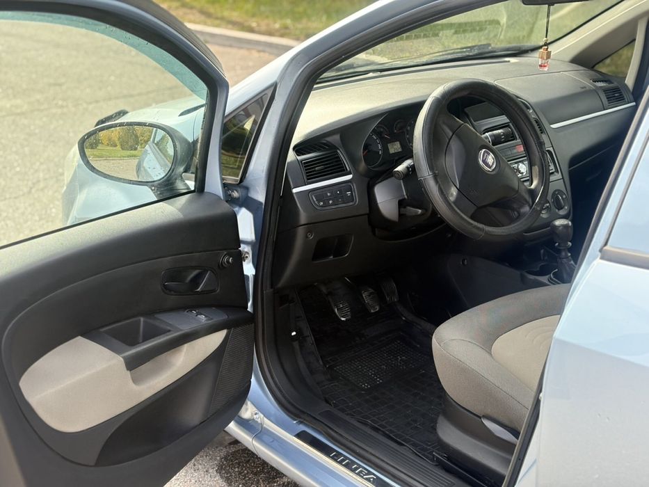 Продам Fiat Linea