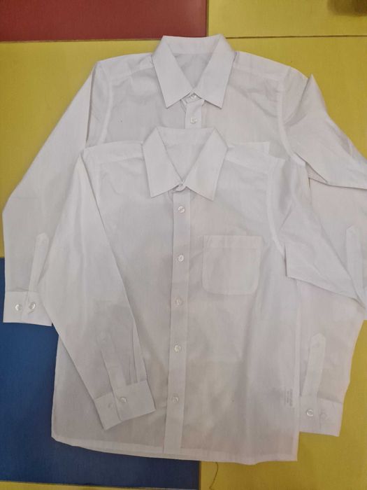 Дві нові шкільні сорочки для хлопця 9-10 років