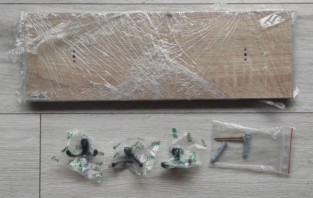 Wieszak na ubrania marki Górna Półka