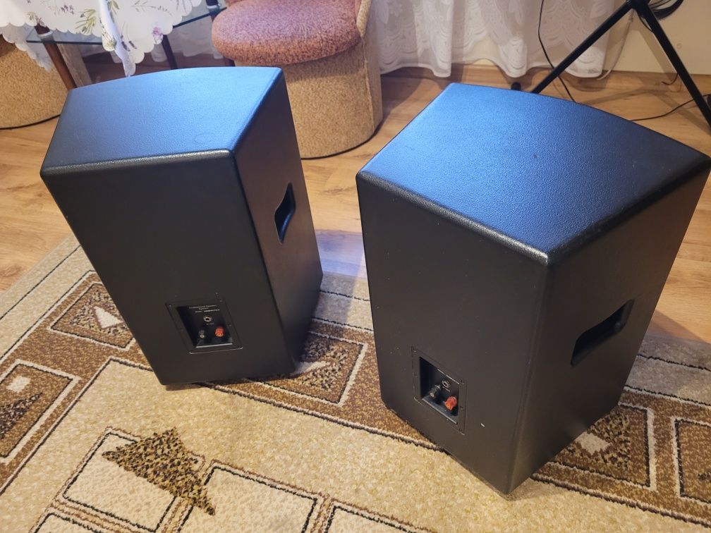 Kolumny estradowe 2x150W w RMS 4ohm
