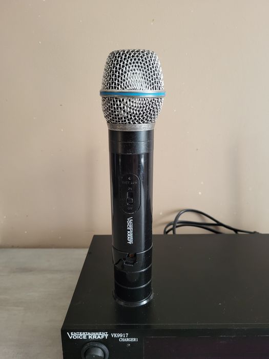 Zestaw dwóch mikrofonów bezprzewodowych ze stacją odbiorczą