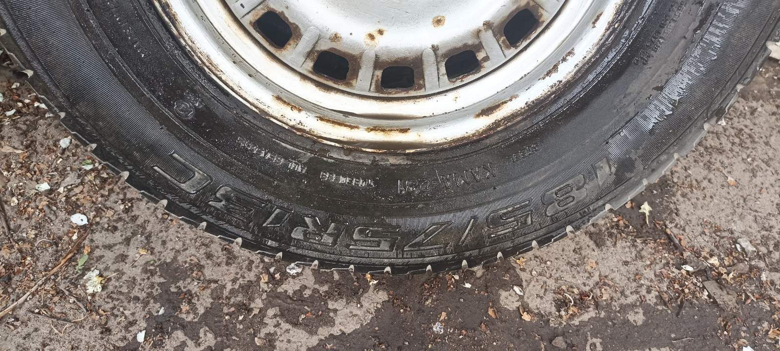 Резина цешка 185/75R13C с дисками 4 на 98