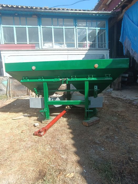 Продам розкидач добрив