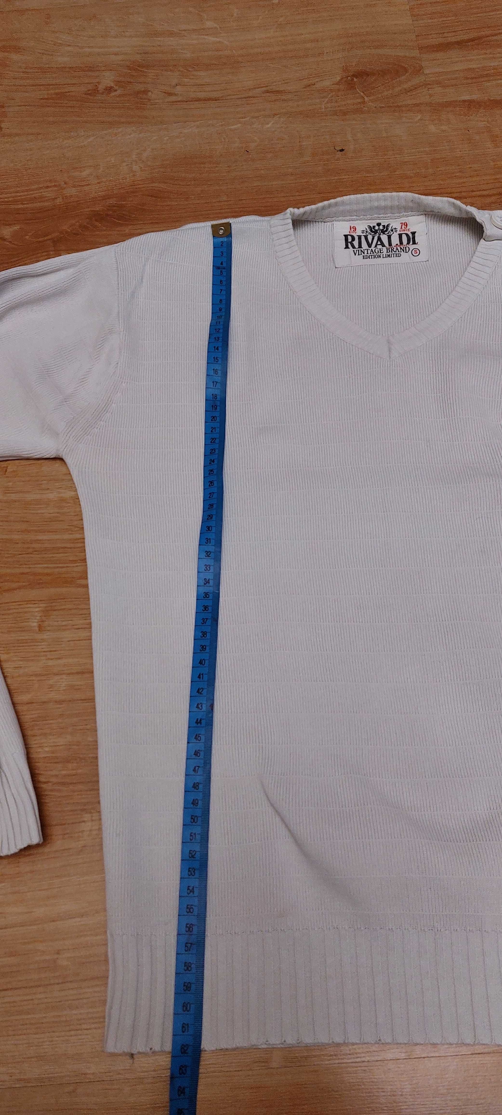 Sweter męski w serek D7