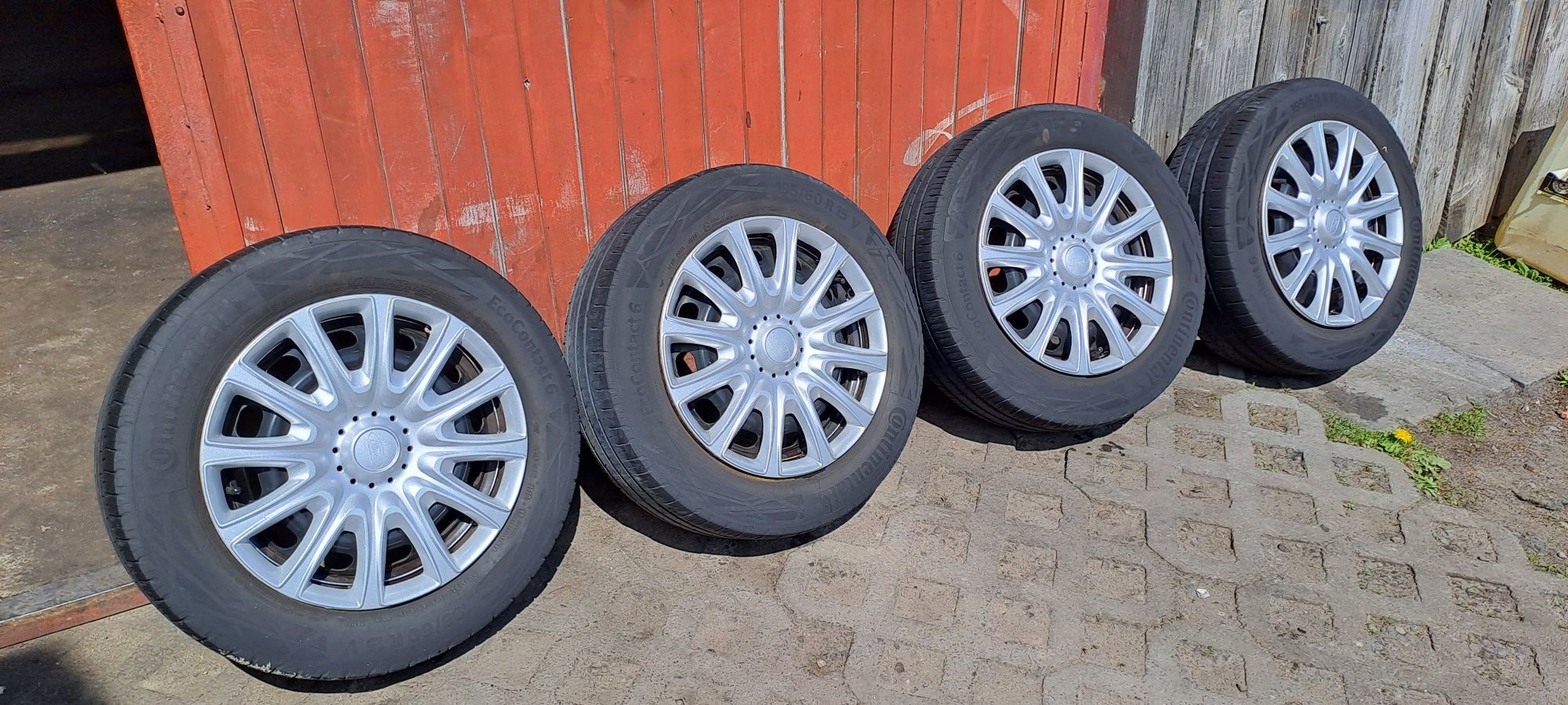 Koła 4x108 Ford 15' Kołpaki Felgi Opony 195/60/r15 B-Max Focus Fiesta