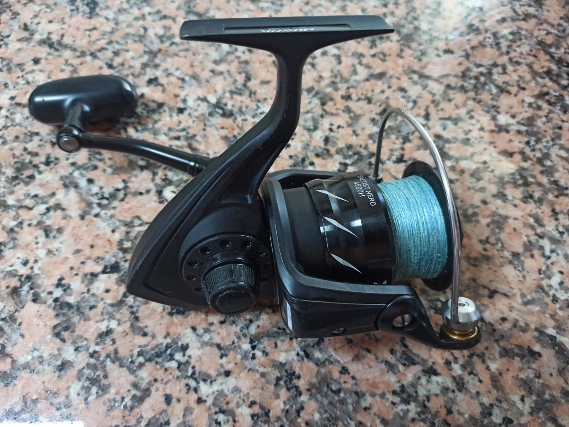 Carreto Daiwa Saltist Nero 4500h