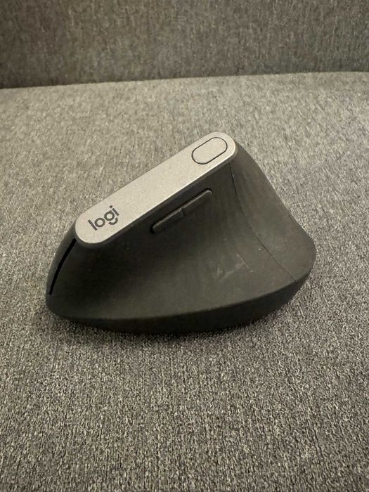 Logitech MX Vertical Ergonomic