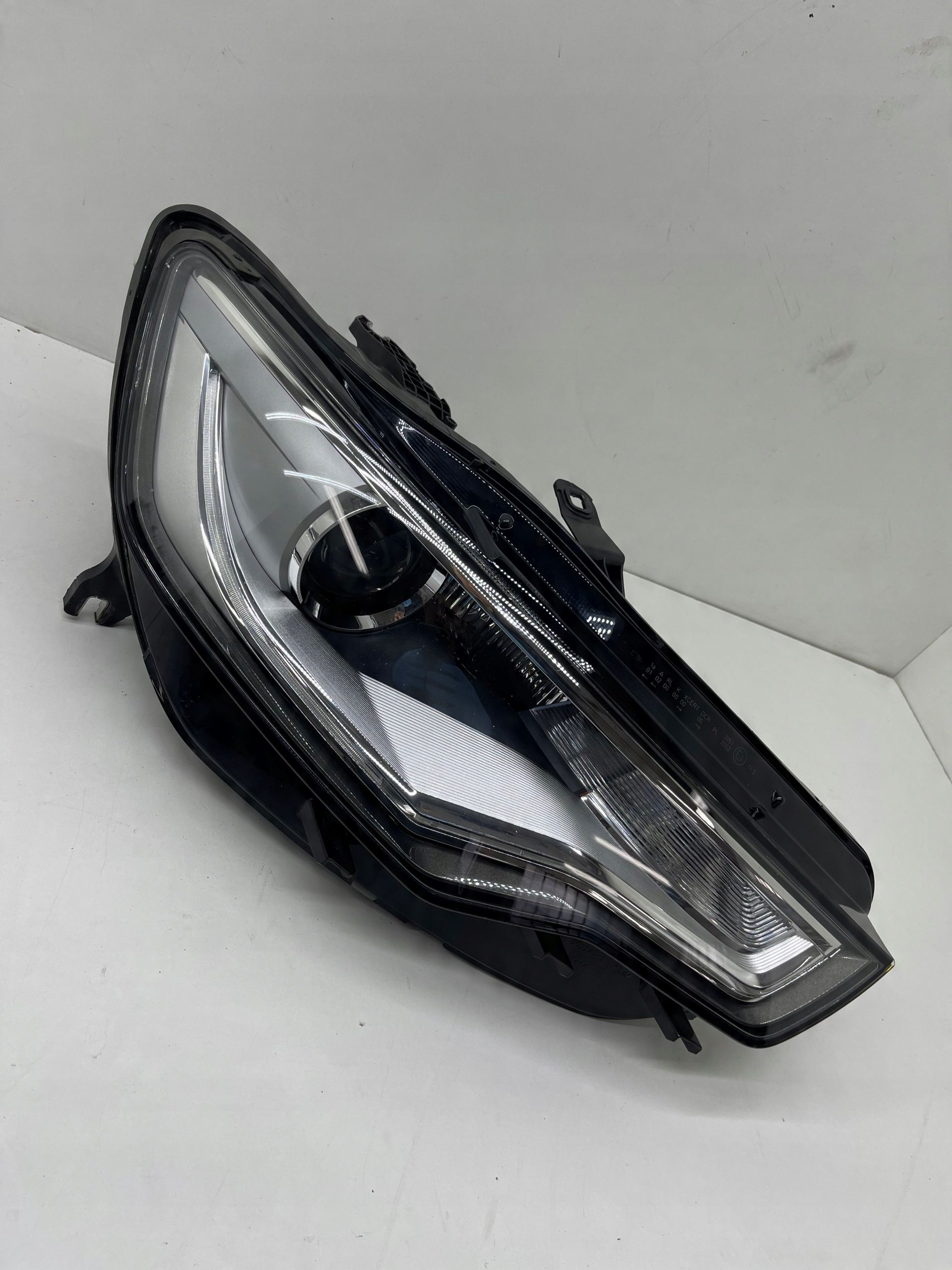 Audi A6 C7 Lampa Reflektor Prawy Przód Bi-Xenon Xenon Cała