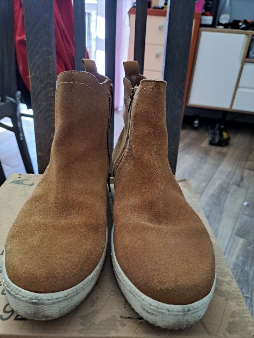 Buty zamszowe r.40 musztardowe