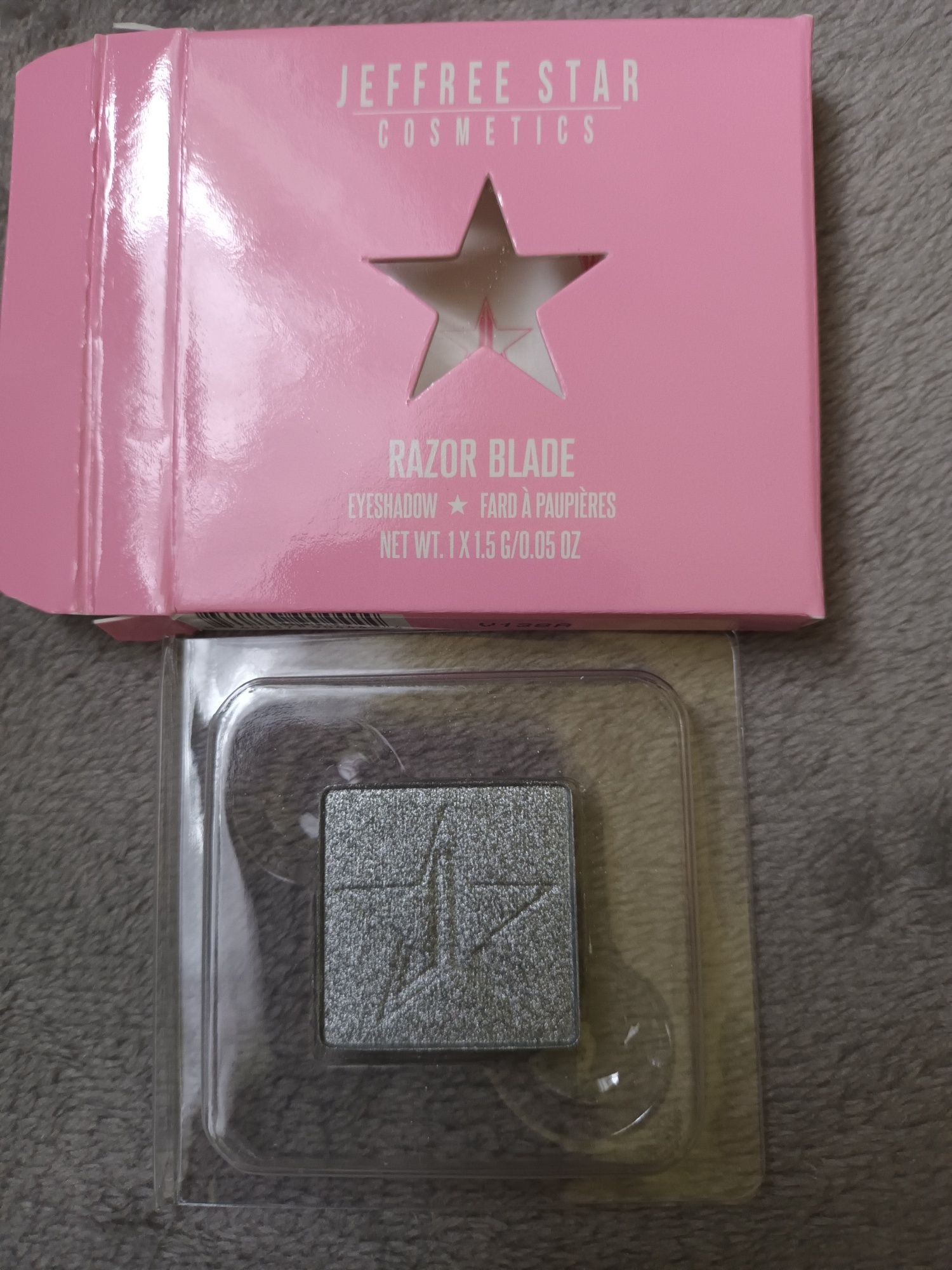 Jeffree Star cień pojedynczy Razor Blade