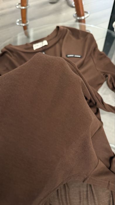 Черный и коричневый полупрозрачный лонгслив лонг бренд