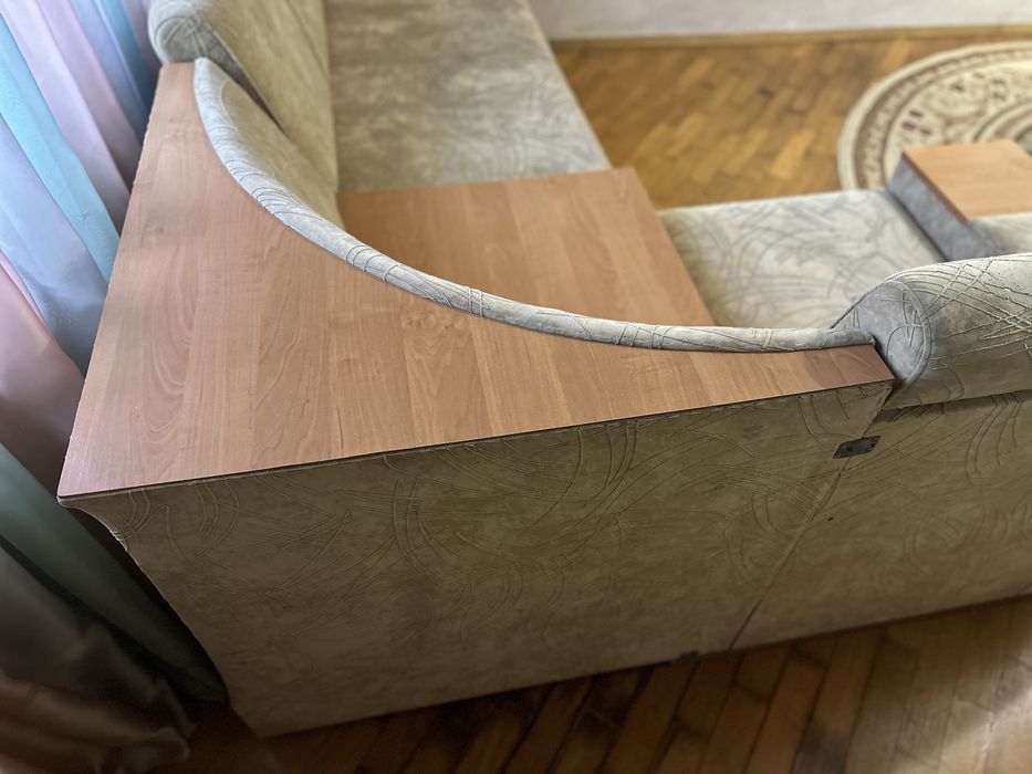 Диван з столиком, кутовий