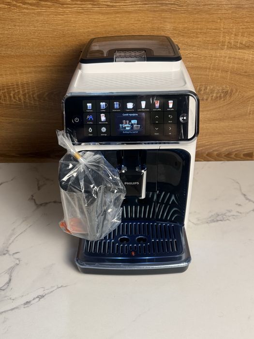 Кавомашина Philips 5500 series LatteGo з Гарантією !!!