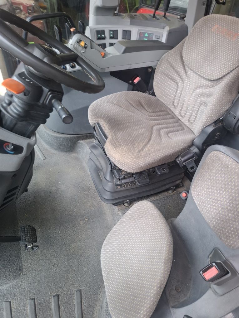 Ciągnik Claas Axion 810