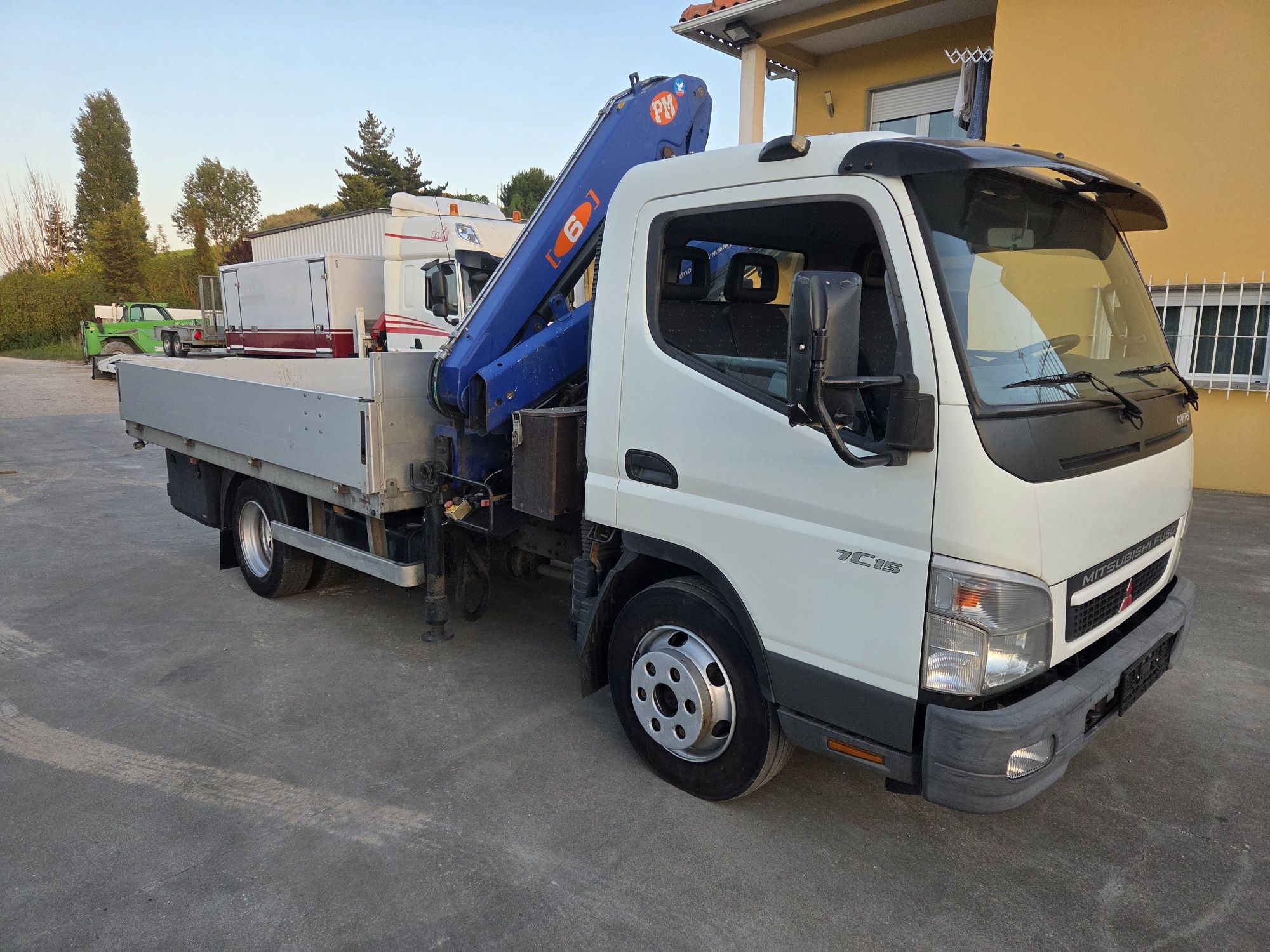 Mitsubishi Canter Grua PM6