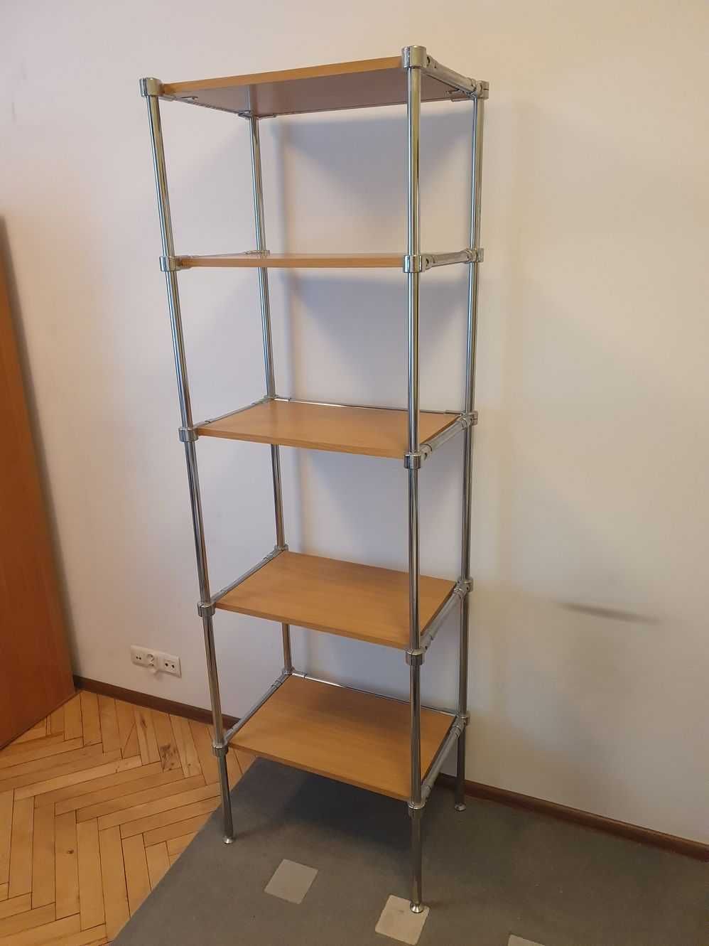 Regał z rurek chromowanych