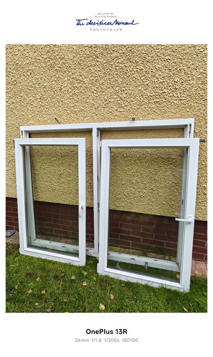 Okno dwuszybowe, plastikowe.