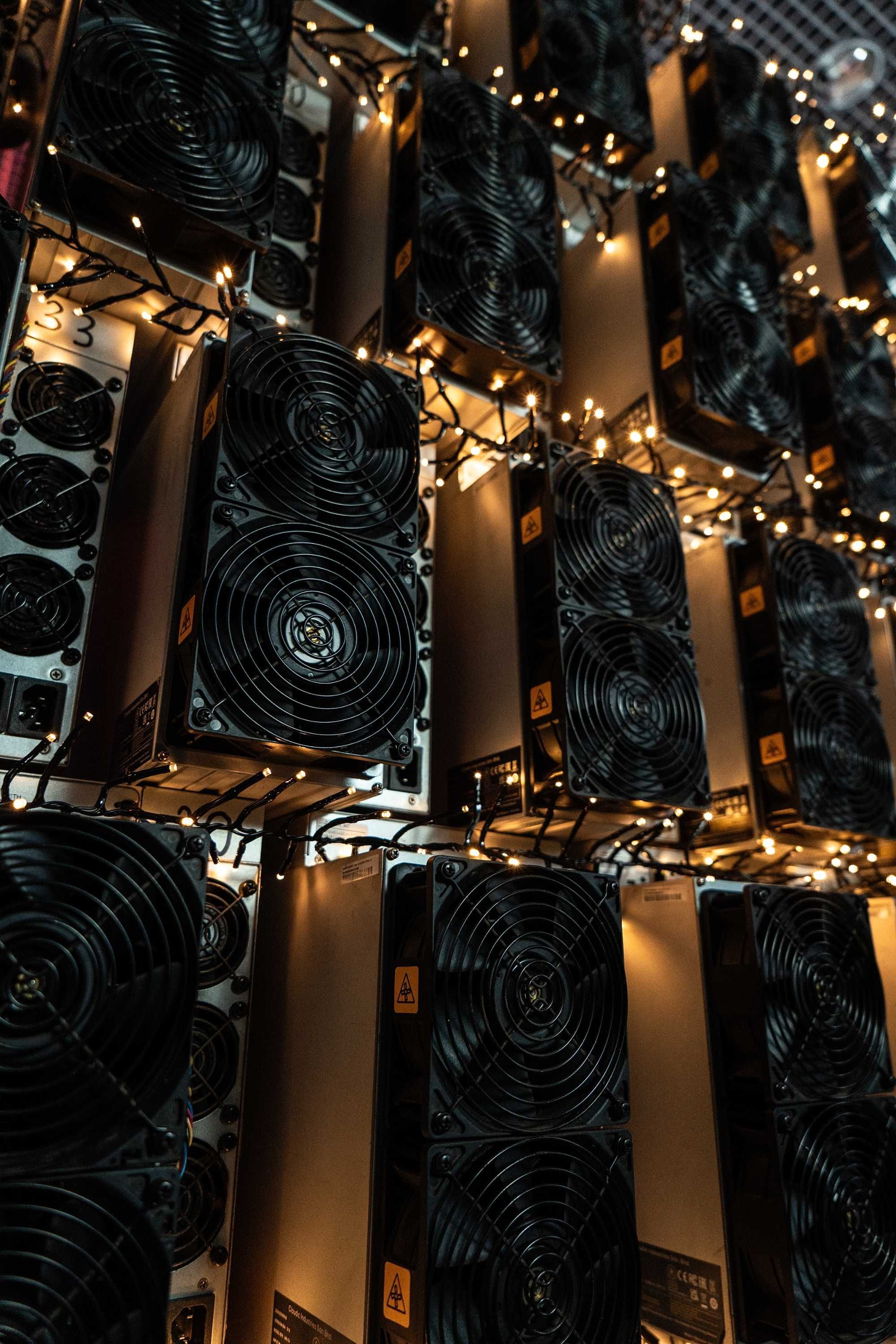 Б/в Майнери Asic Bitmain Antminer S19j Pro 100 Th (126 ч) 3100 Вт