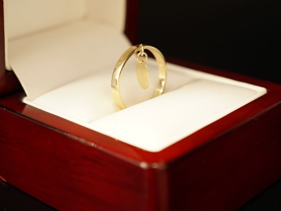 Złoto 585-Złoty pierścionek ,obrączka z kółeczkiem. Rozmiar 11
