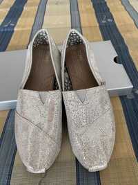 Sapatos marca TOMS