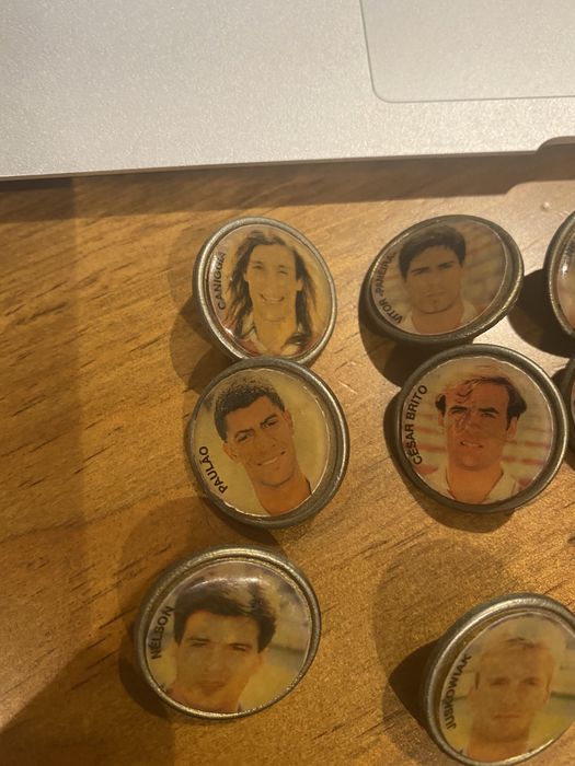 pins dos jogadores sporting e Benfica