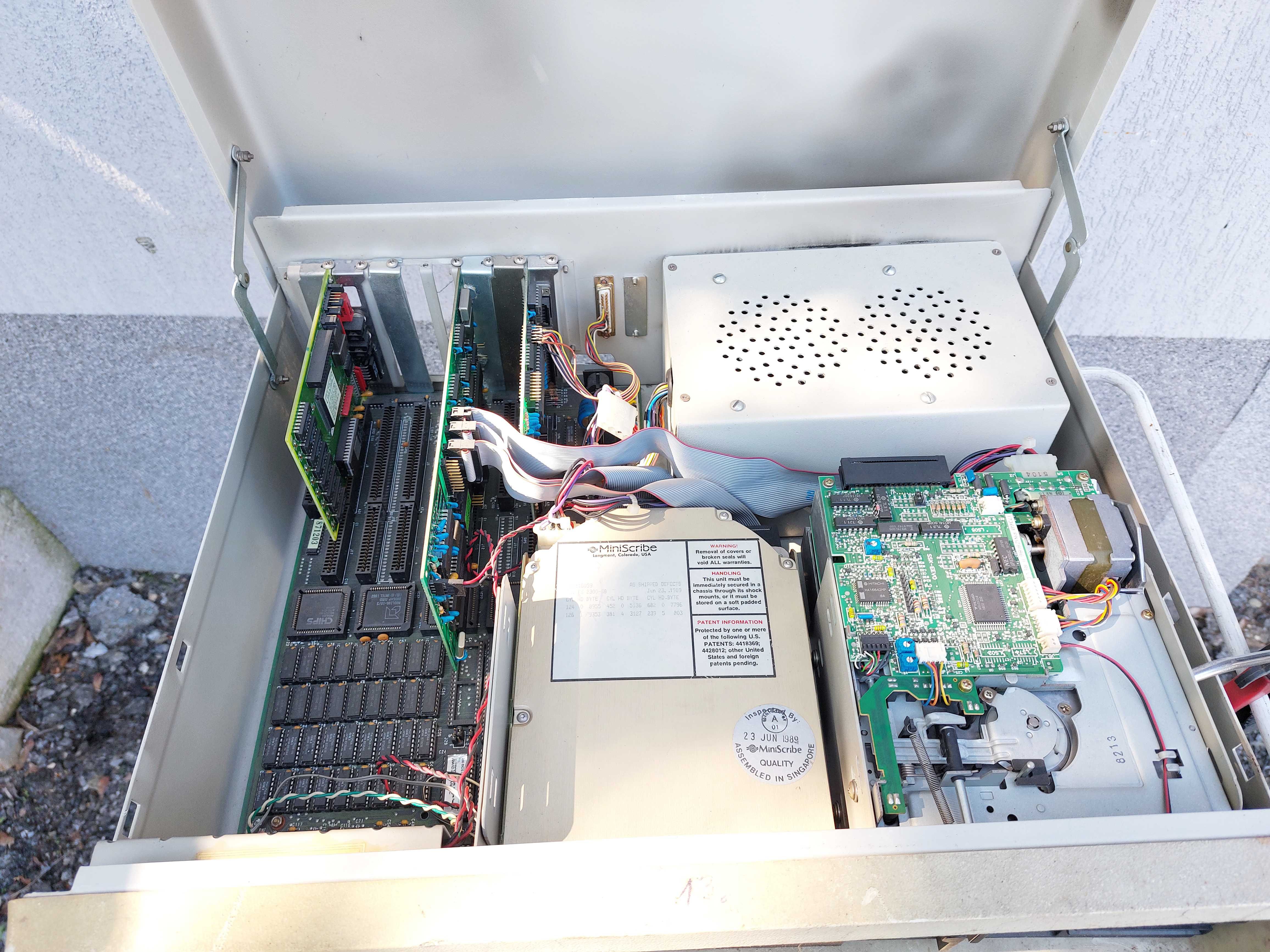 Stary komputer PC zabytek AMD 286