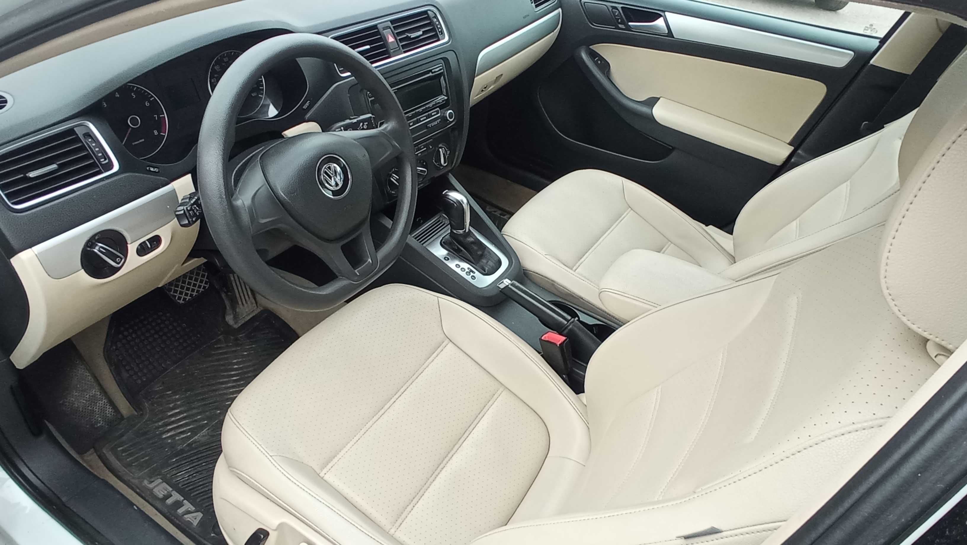 VW JETTA 1.8 Benzyna, 2014r Automat ,Jasny środek, Możliwa zamiana