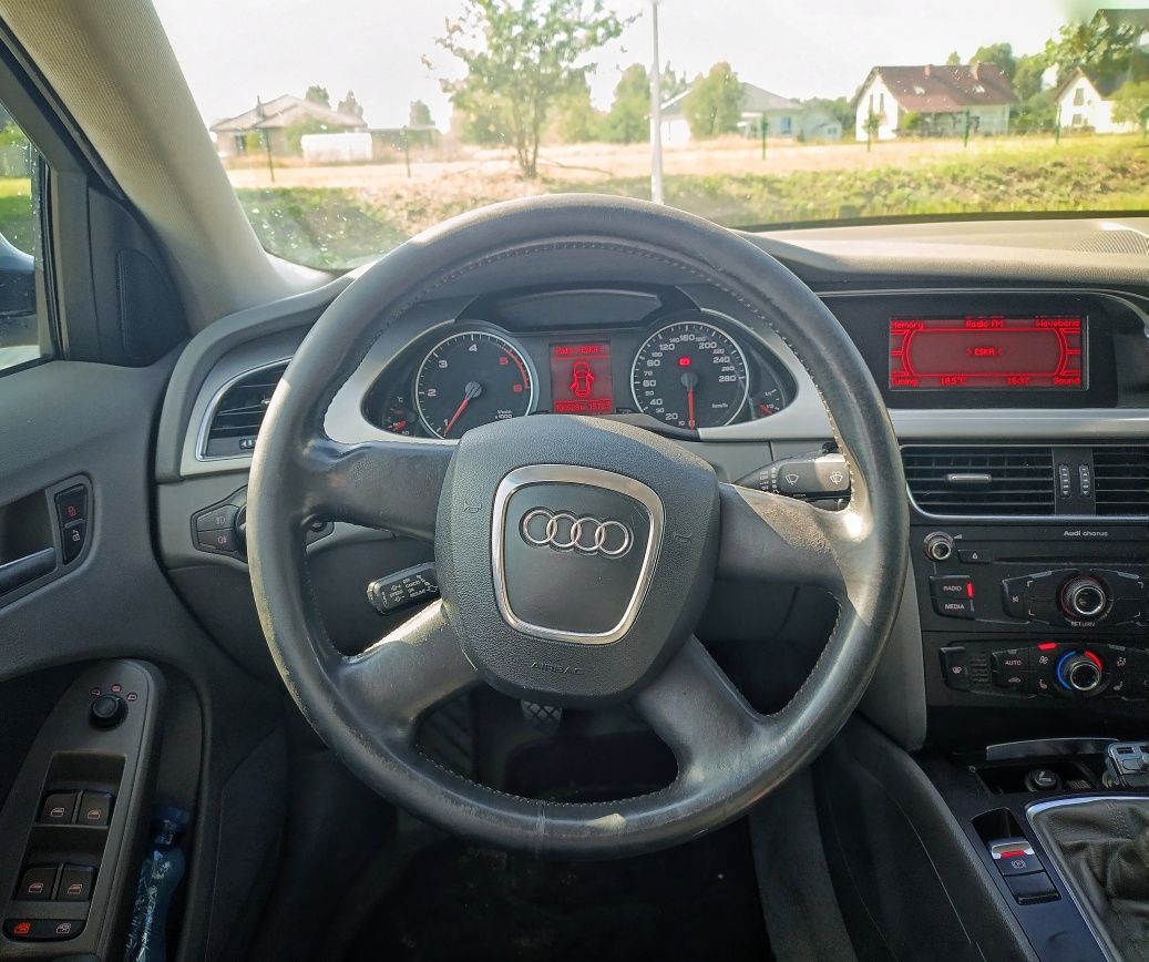 Audi A4 B8 2.0 TDI / Serwisowany / Manual / Klima