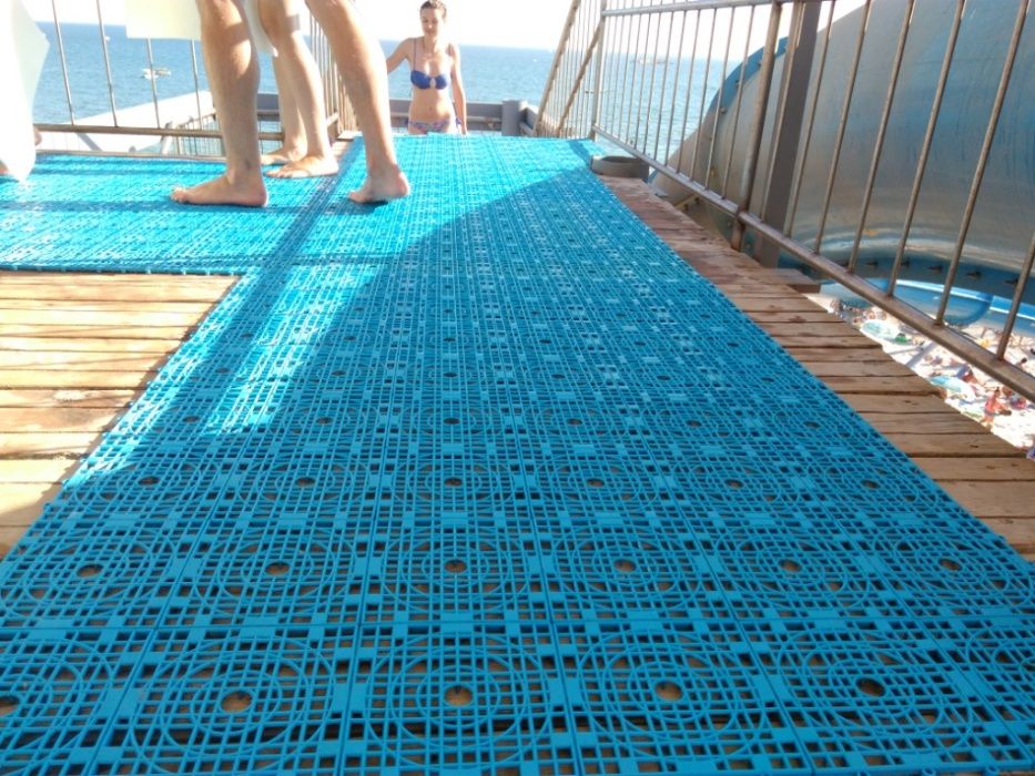 Модульне протиковзке покриття для басейнів і аквапарків "Aquafloor"