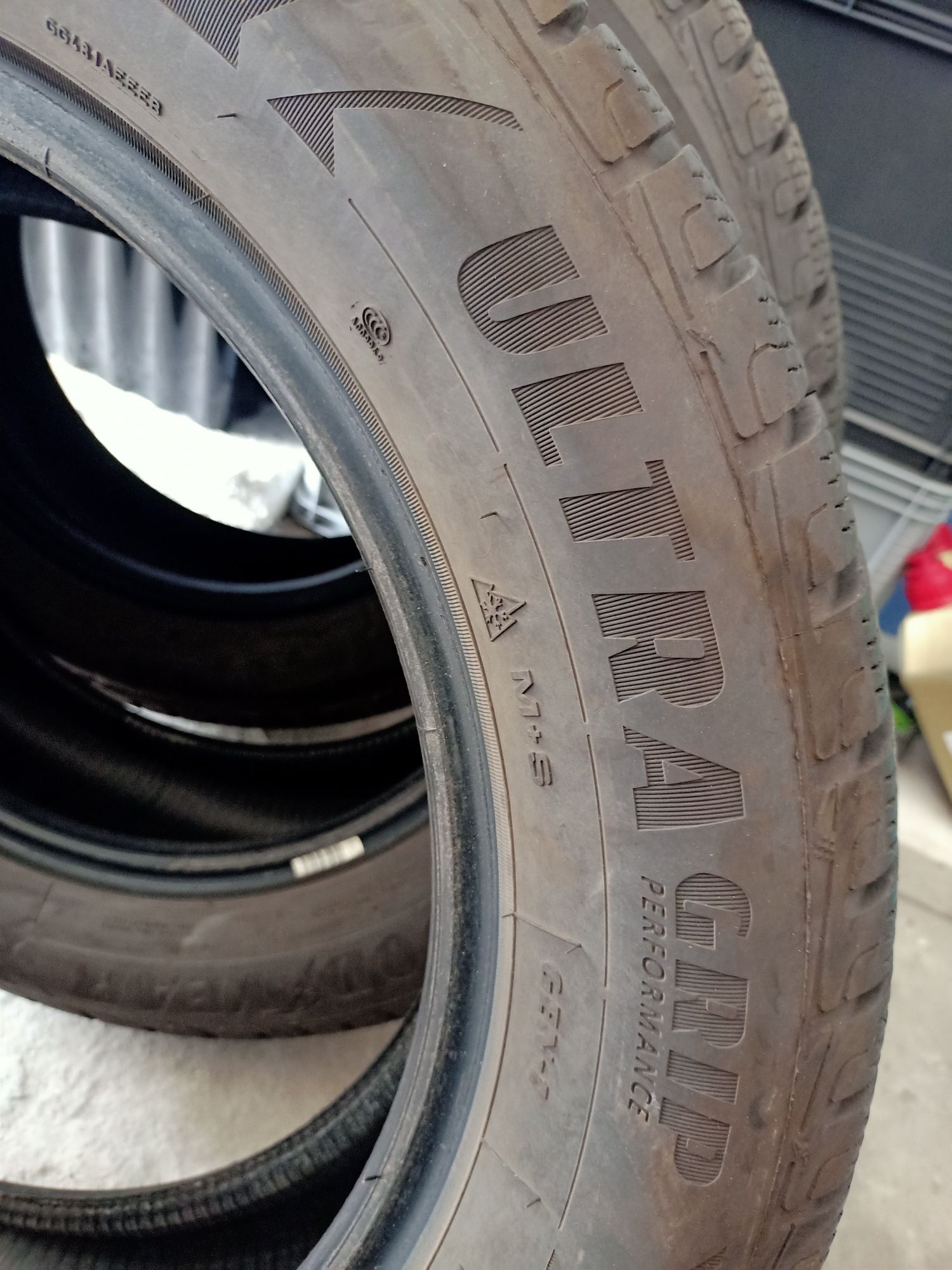 Opony zimowe 215/60R17 Goodyear Ultragrip Performance GEN-1