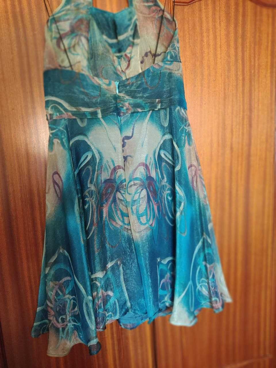 Vestido curto cerimónia + encharpe