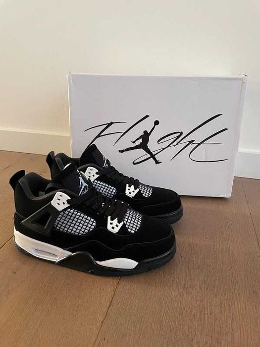 Jordan 4 Retro White Thunder R.43