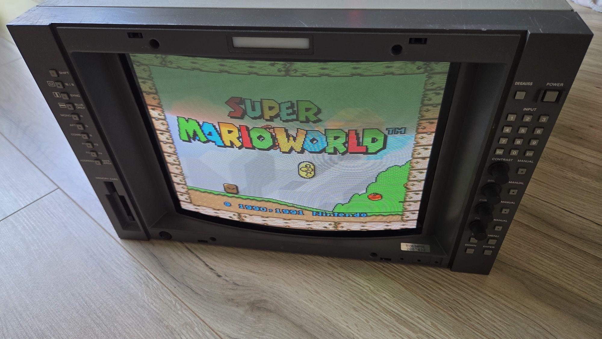 Retro monitor crt Sony BVM 14F5E model wyzszy od PVM