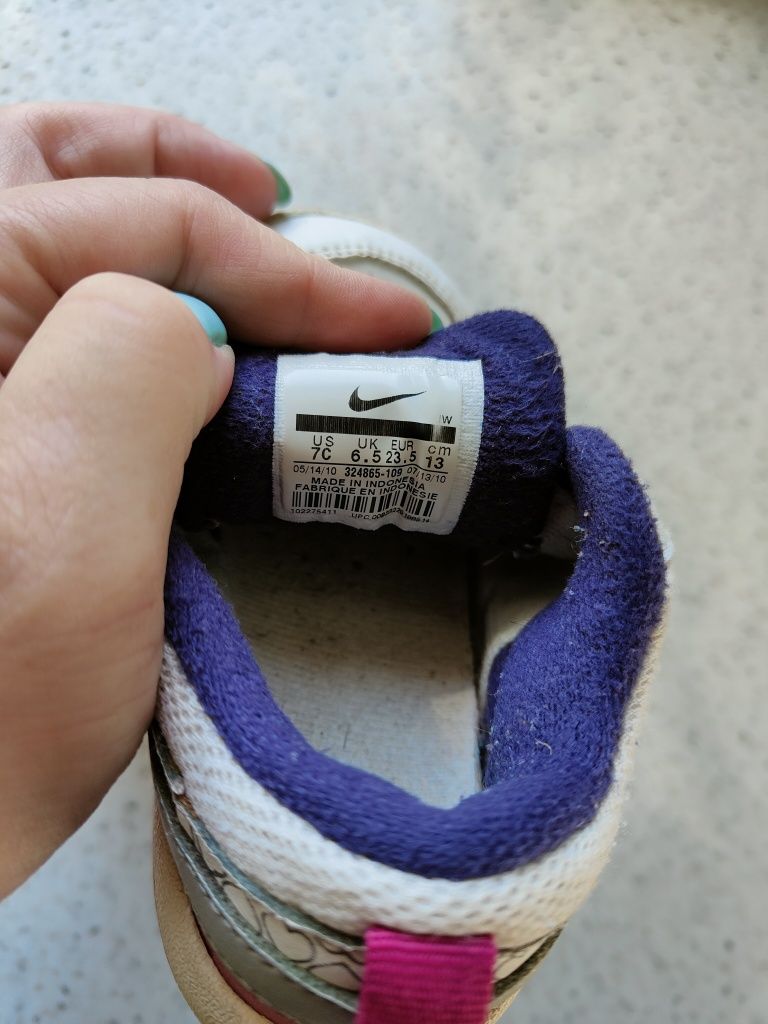 Nike buty dziecięce dziewczęce 23.5