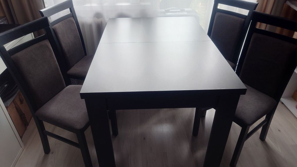 Stół 120x80 czarny rozkładany z 4 krzesłami