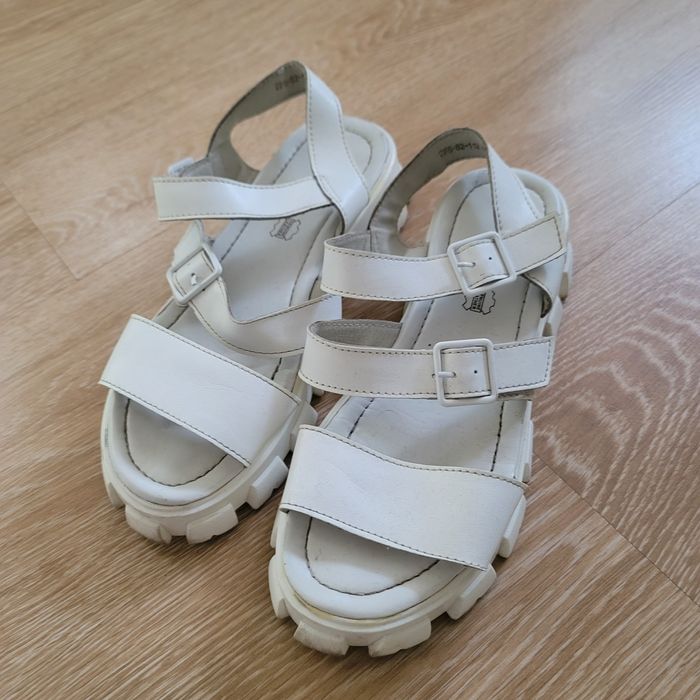 Сандалии женские. Размер 41