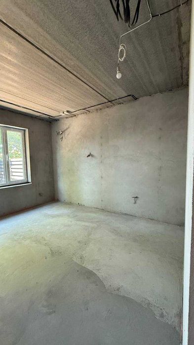 Таунхаус з ремонтом (під чистове оздоблення) в Ірпені.