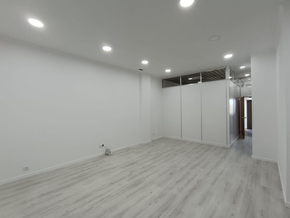 Loja para Arrendamento – Santana, Sesimbra