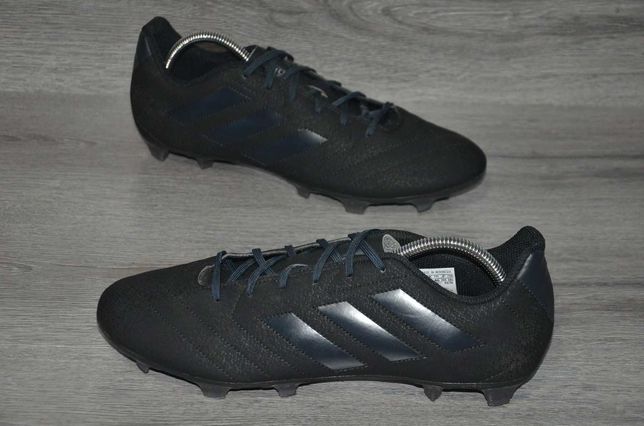 Продам копы кроссовки для футболу Фирма Adidas Goletto .